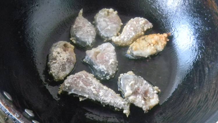 干烧鲅鱼步骤3