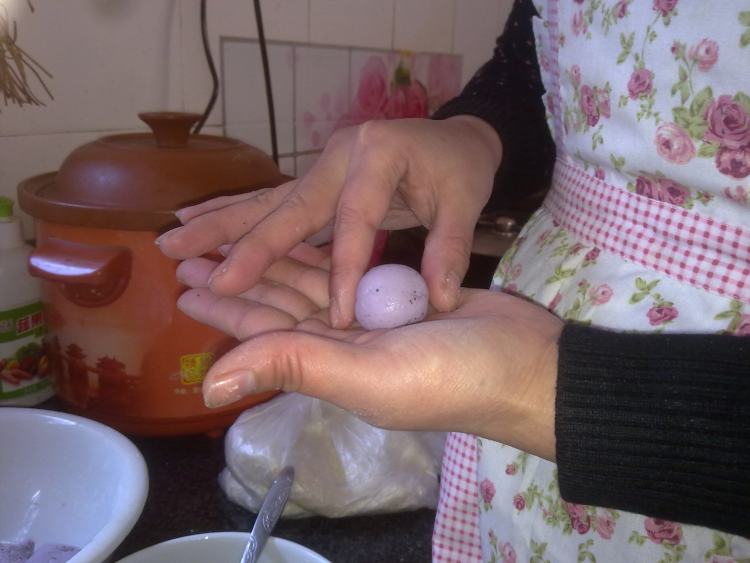 紫薯花生芝麻馅汤圆步骤10