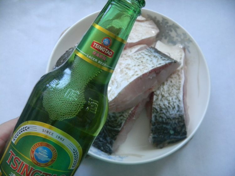 啤酒烧鱼块--妙用啤酒步骤1