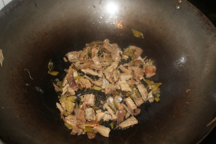 笋干炖酸菜——小菜步骤4