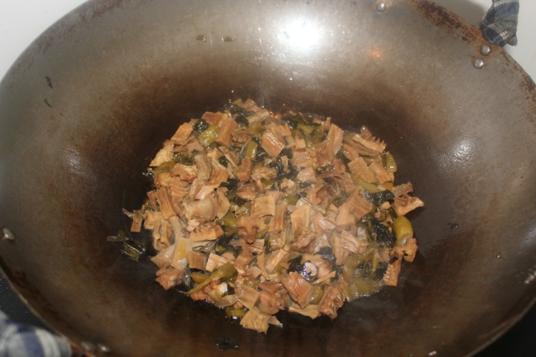 笋干炖酸菜——小菜步骤6