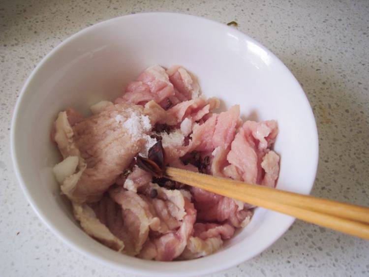 荷叶粉蒸肉步骤5