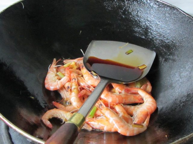 烧对虾步骤6