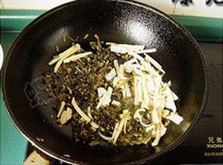 雪菜大汤黄鱼步骤7