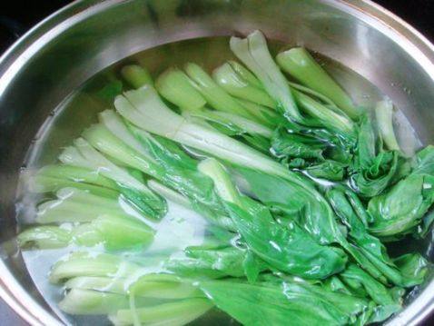 炝油菜步骤5