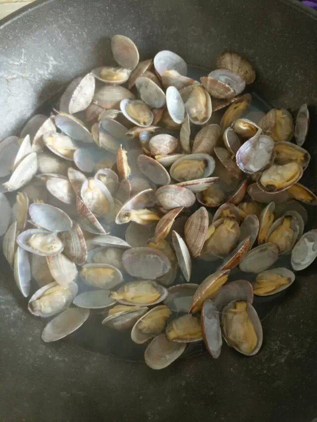 蛤肉豆腐皮小炒步骤2