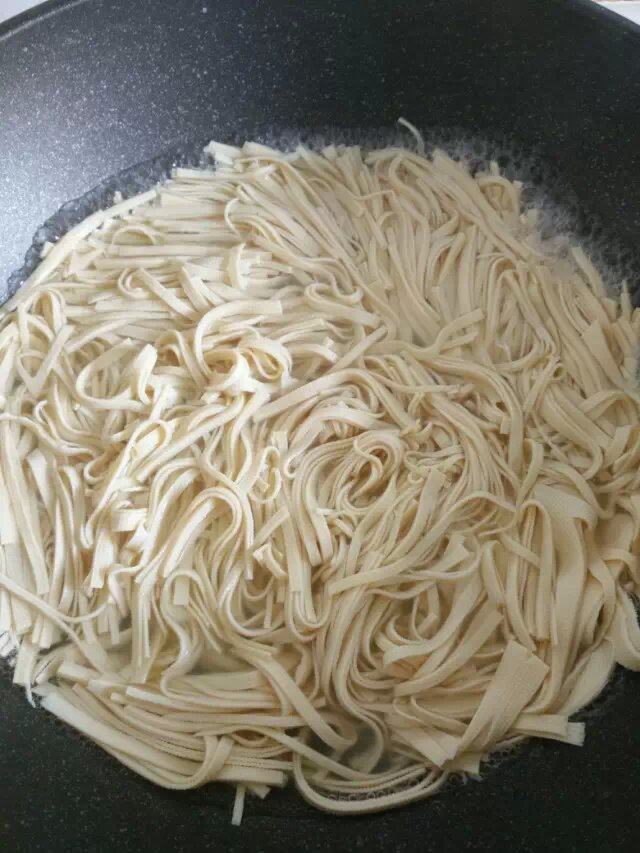 蛤肉豆腐皮小炒步骤6
