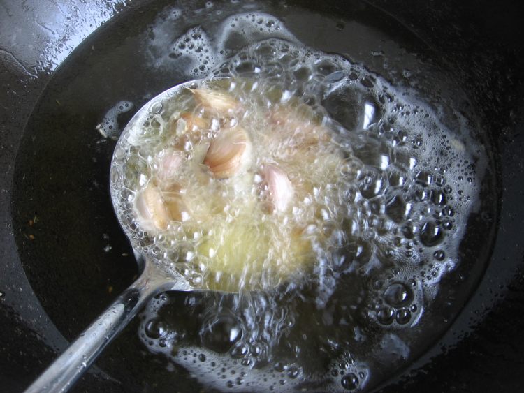 蒜烧豆角步骤6