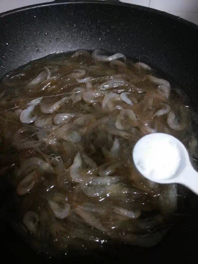 辣炒鹰爪虾步骤2
