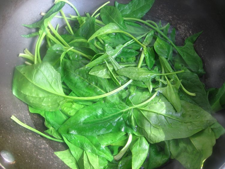 菠菜粉丝拌毛蛤蜊步骤5