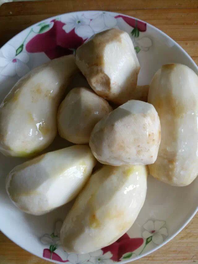 文蛤芋头汤步骤2