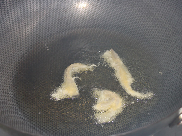 干炸鲜蘑步骤6