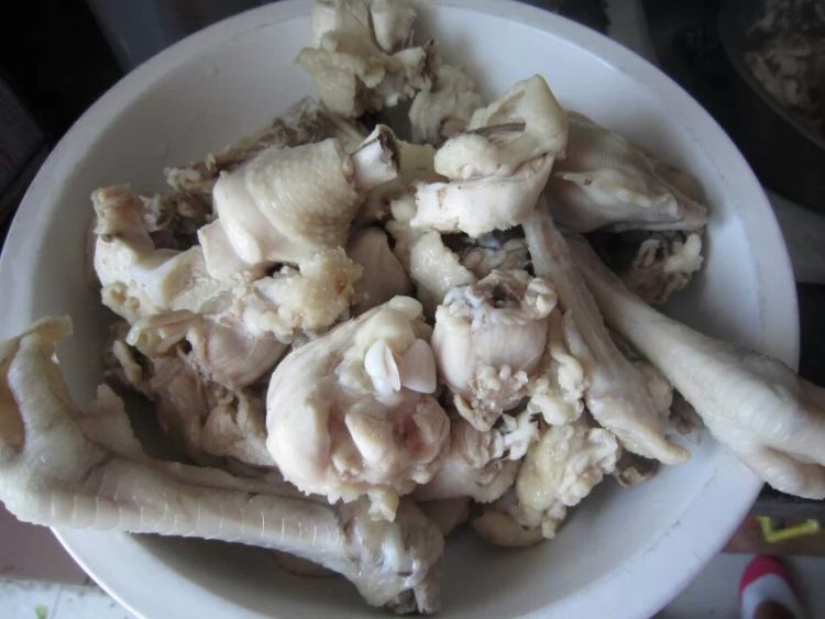 鸡肉炖茄子步骤2