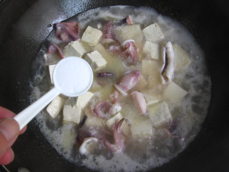 笔管鱼炖豆腐步骤10