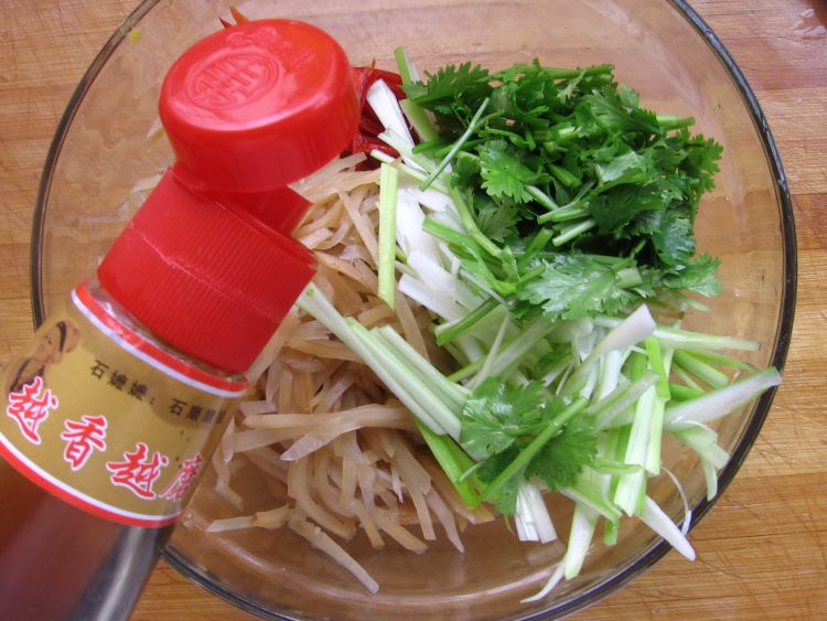 葱拌咸菜步骤6