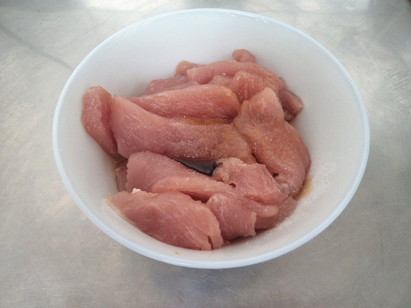 肉片焖豆角步骤2