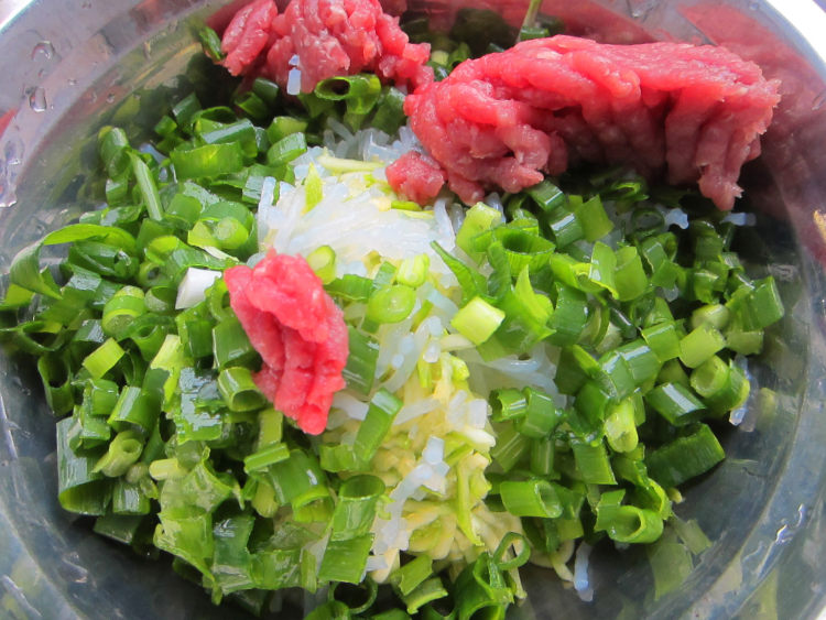 西葫芦粉条肉馅饺子步骤5