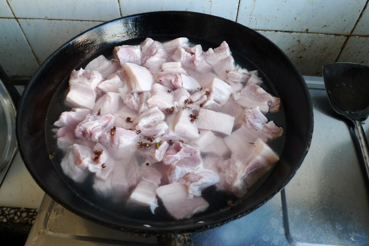 糖色红烧肉步骤3