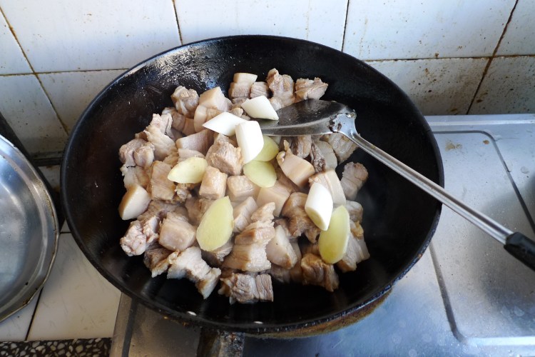 糖色红烧肉步骤9