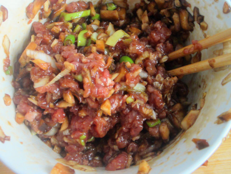 香菇肉馅土豆盒步骤3