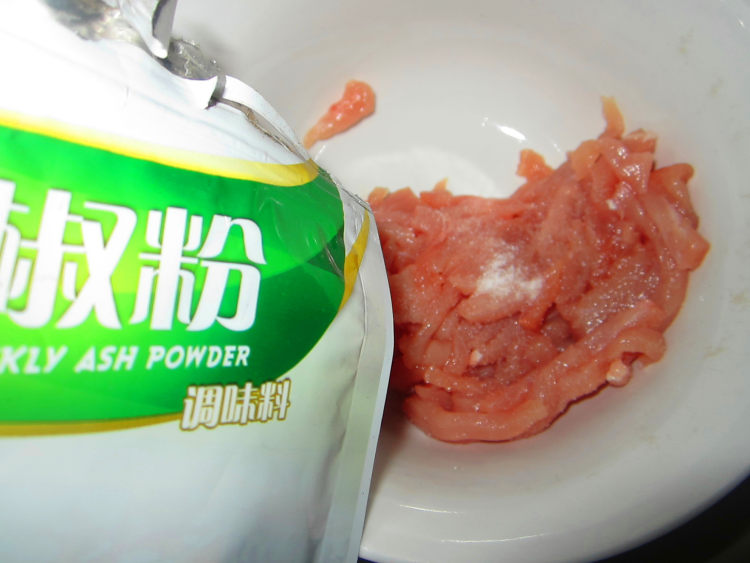 香炸里脊丝步骤5