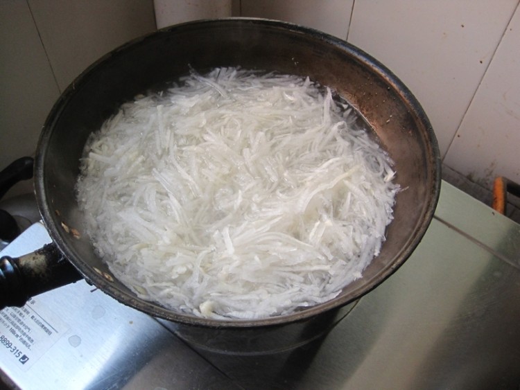 白萝卜羊肉馅饺子步骤2