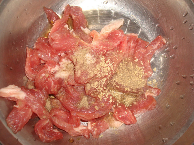 软炸松肉步骤1