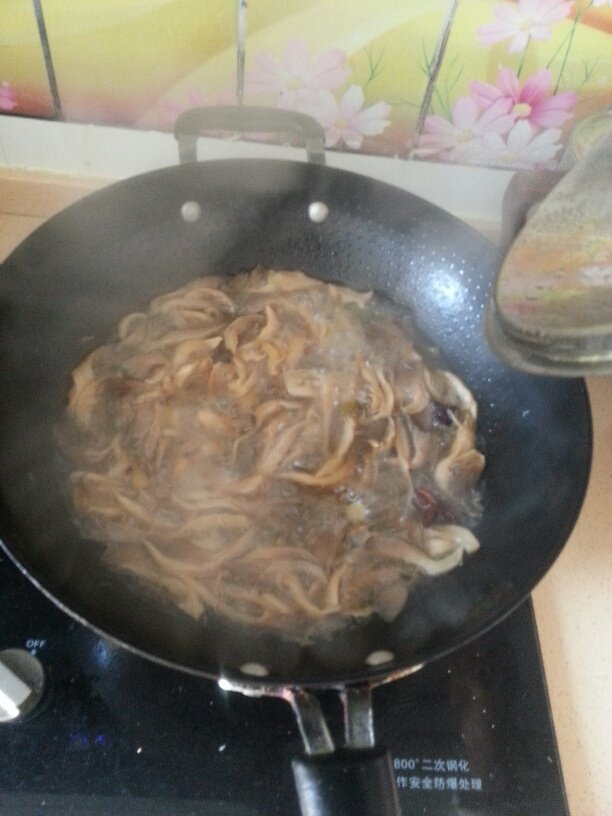 蘑菇炖粉条步骤5
