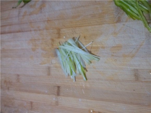 拌咸菜丝步骤2