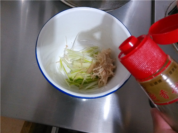 拌咸菜丝步骤7