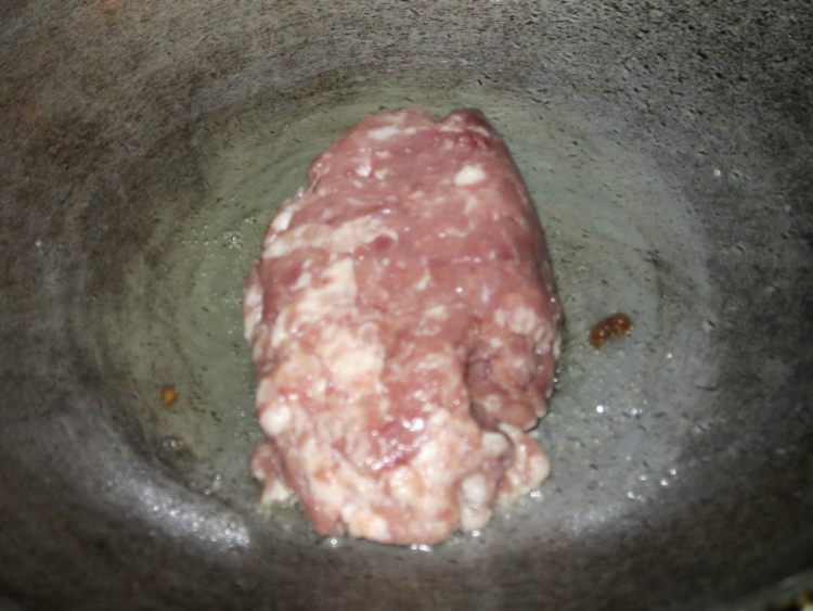 肉酱拌饭步骤2