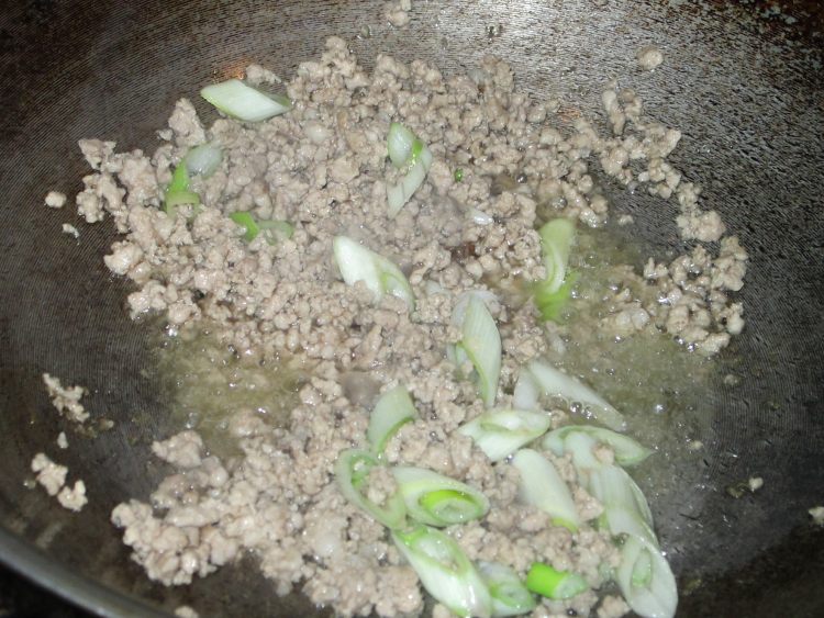 肉酱拌饭步骤4