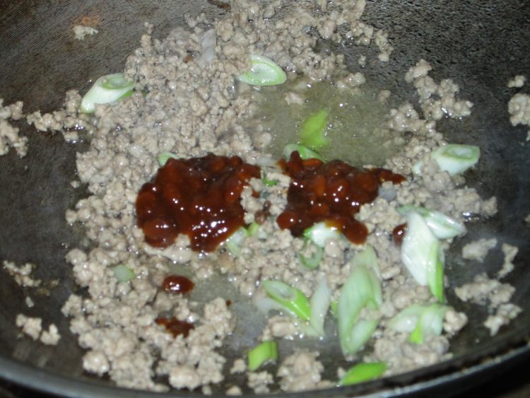 肉酱拌饭步骤5