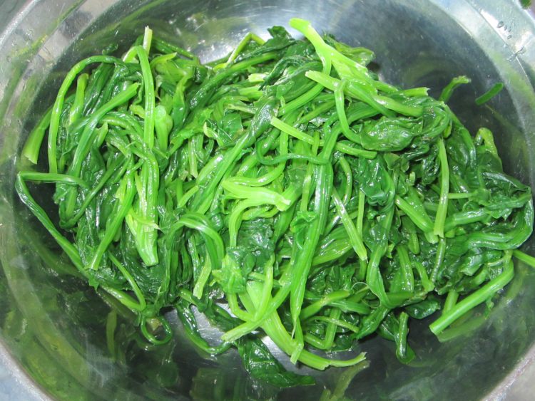 酱香菠菜粉丝步骤1