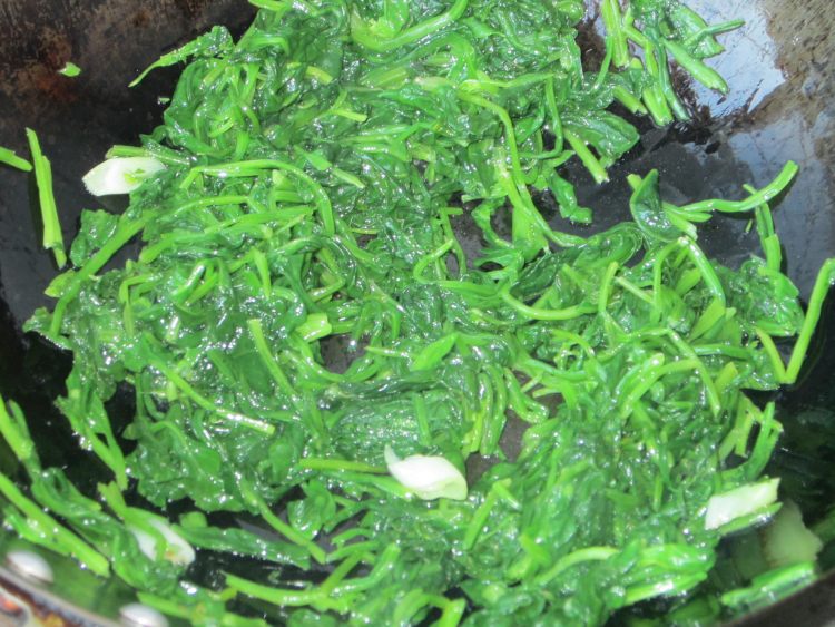 酱香菠菜粉丝步骤5