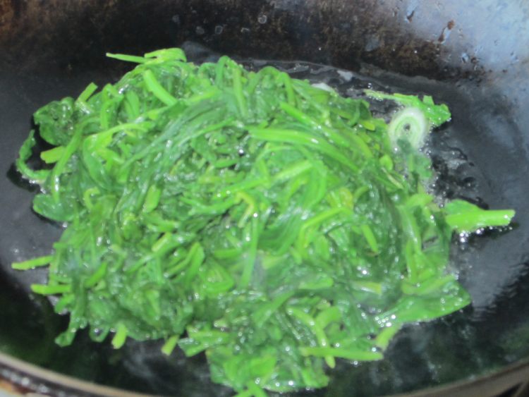 酱香菠菜粉丝步骤4