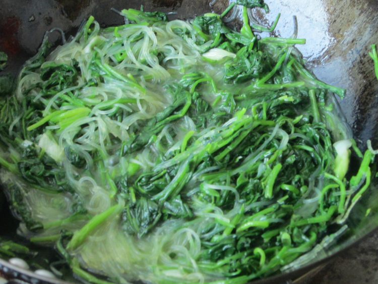 酱香菠菜粉丝步骤7