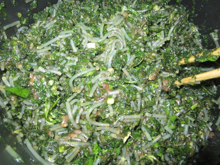 荠菜粉条肉馅饼步骤5