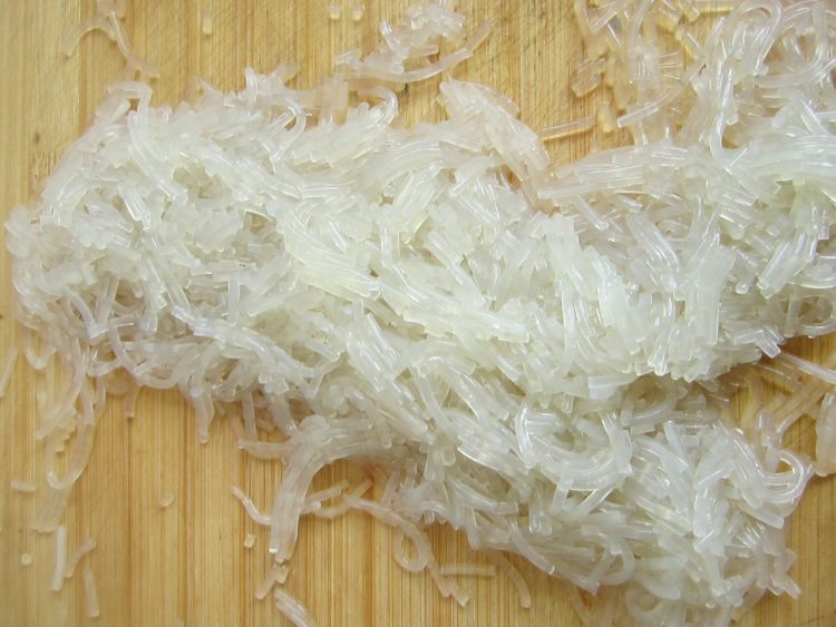 荠菜粉条肉馅饼步骤3