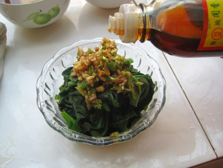 凉拌蒜香木耳菜步骤9