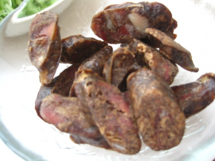 黑香肠炒菜花步骤2