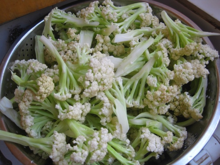黑香肠炒菜花步骤1