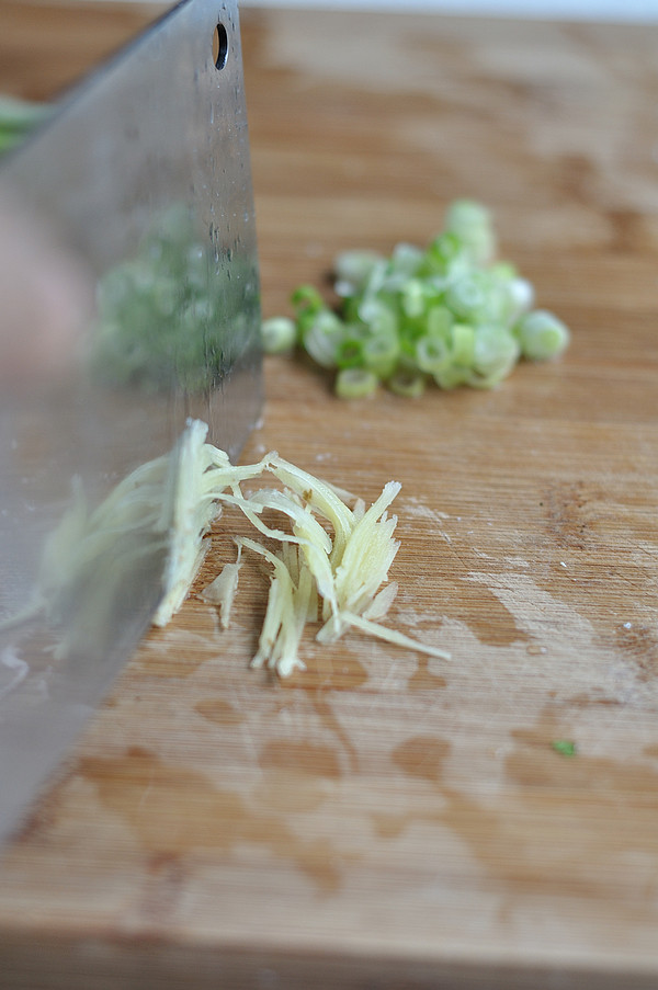 虾酱炖豆腐步骤3