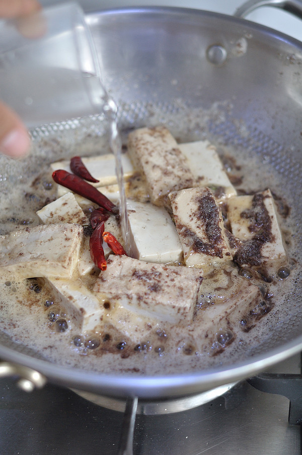 虾酱炖豆腐步骤6