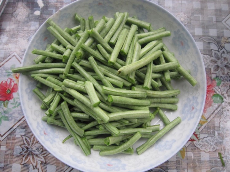 豆角炖肉步骤2