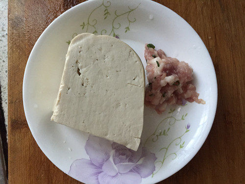 豆腐酿肉步骤1