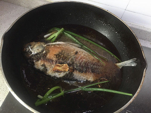 鲫鱼塞肉步骤8