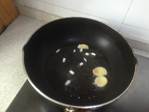 鲫鱼塞肉步骤5