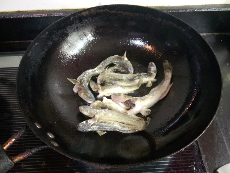 狗刚鱼炖豆腐步骤4
