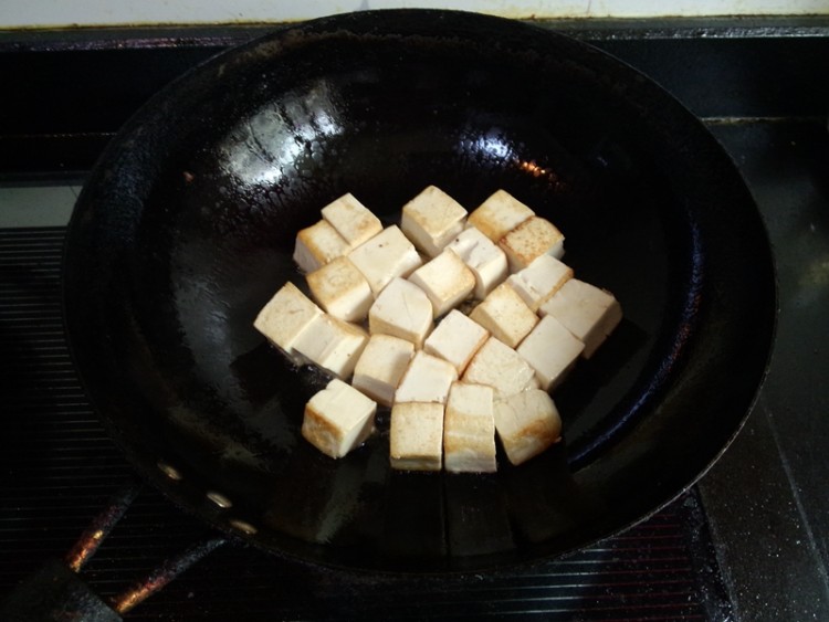 狗刚鱼炖豆腐步骤7